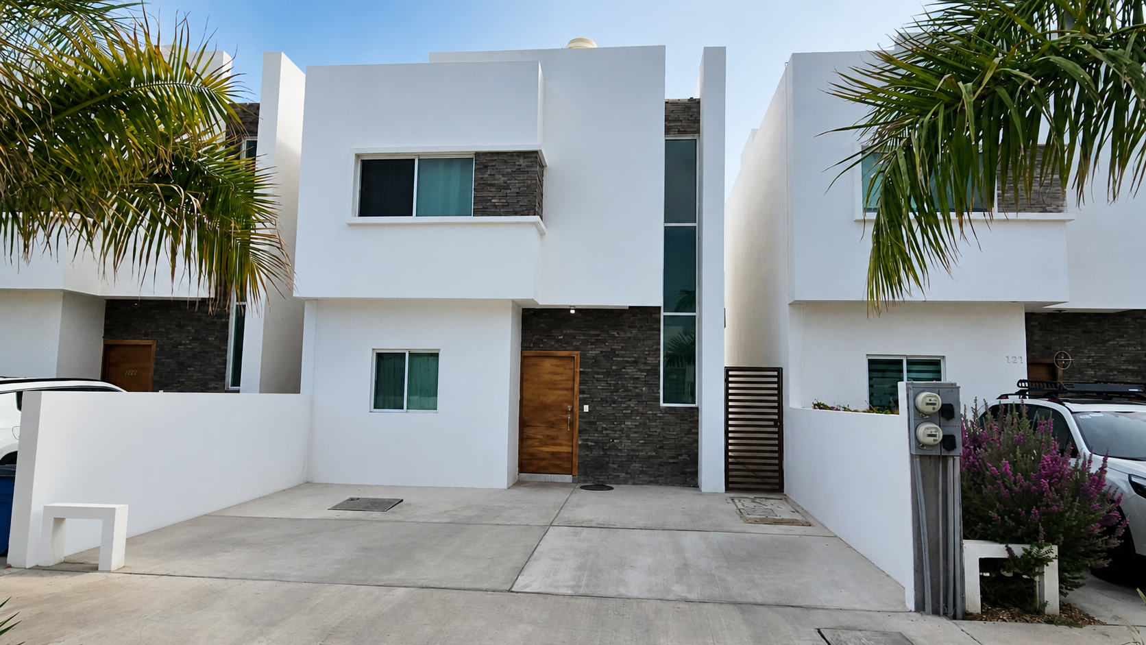 Front view of Casa Punta Arena in Coronado